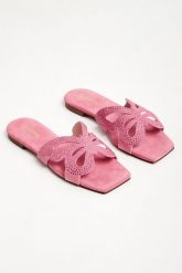 Klapki damskie skórzane BLUGIRL BLUMARINE. Klapki Blugirl Blumarine, bez wzorów, bez obcasa. W wyprzedaży za 831.57 zł.