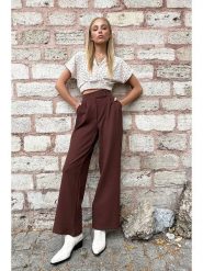 Trend Alaçatı Stili Spodnie w kolorze brązowym rozmiar: XL. Brązowe spodnie materiałowe Trend Alaçatı Stili, xl, bez wzorów, z materiału. Za 61.17 zł.