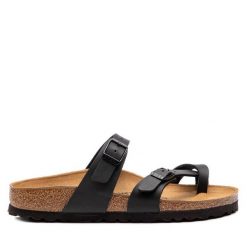 Japonki Birkenstock. Czarne klapki Birkenstock, bez wzorów, bez obcasa. Za 399.99 zł.