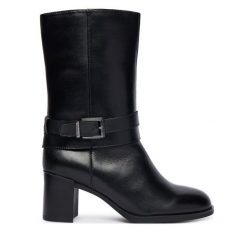 Botki Tamaris. Czarne botki Tamaris, bez wzorów, bez obcasa, na słupku, bez zapięcia. Za 549.99 zł.