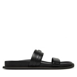 Klapki MICHAEL Michael Kors. Czarne klapki MICHAEL Michael Kors, bez wzorów, bez obcasa. Za 439.99 zł.