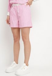 Różowe Szorty w Paski z Wysokim Stanem i Sznurkami Kiniriela. Czerwone szorty Born2be, bez wzorów, eleganckie, z podwyższonym stanem. Za 79.99 zł.