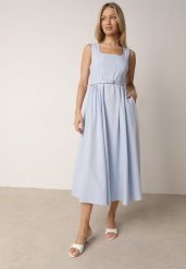 Niebieska Elegancka Sukienka z Wiskozy i Bawełny na Szerokich Ramiączkach Naisia. Niebieskie sukienki Born2be, m, bez wzorów, z bawełny, eleganckie, bez kołnierzyka, bez ramiączek, maxi, rozkloszowane. Za 179.99 zł.