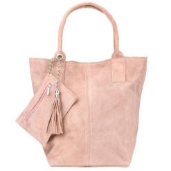 Shopperka skórzana VERA PELLE pudrowa T49. Czerwone shopper bez wzorów, ze skóry, zamszowe, bez dodatków. Za 208.99 zł.