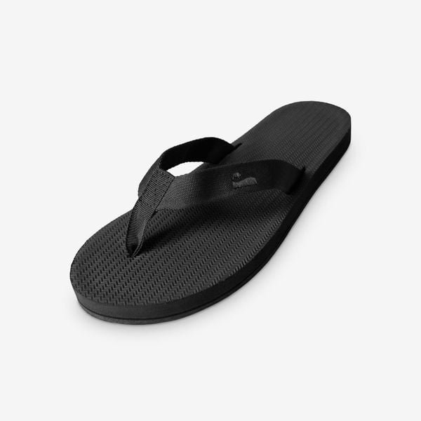 Klapki damskie - Easy Living Lite Black. Czarne klapki INDOSOLE, bez wzorów, z nylonu, bez obcasa. Za 132.00 zł.