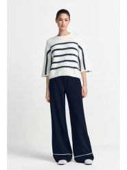 Rich & Royal Wełniany sweter w kolorze białym rozmiar: M. Białe swetry Rich & Royal, m, bez wzorów, z wełny, bez ramiączek. Za 274.95 zł.