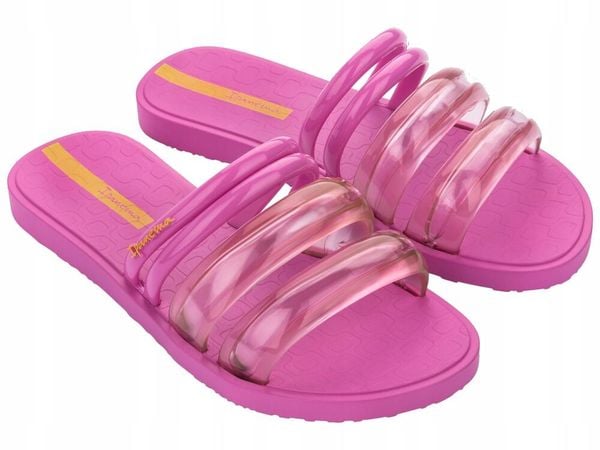 Klapki damskie Ipanema 26727 PUFFER TIRAS FEM. Czerwone klapki Ipanema, bez wzorów, z materiału, bez obcasa. Za 69.00 zł.