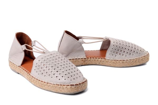 KOCH 109 silver grey, espadryle damskie. Szare espadryle KOCH, bez wzorów, ze skóry, bez obcasa, bez zapięcia. Za 195.92 zł.