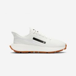 Buty sportowe damskie Decathlon KLNJ Be Geared Up. Białe obuwie sportowe DECATHLON, z kauczuku, bez zapięcia, trekkingowe. W wyprzedaży za 99.99 zł.