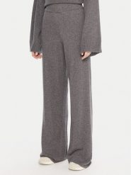 Kontatto Spodnie dzianinowe 3M0966C Szary Relaxed Fit. Szare spodnie materiałowe Kontatto, m, bez wzorów, z dzianiny. Za 459.99 zł.