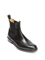 British Passport Skórzane sztyblety w kolorze czarnym rozmiar: 41. Czarne botki British Passport, bez wzorów, ze skóry, bez obcasa, bez zapięcia. Za 422.60 zł.