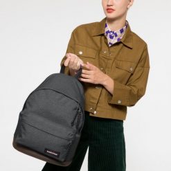 Plecak Eastpak Wyoming. Czarne plecaki Eastpak, bez wzorów. Za 303.50 zł.