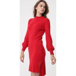 Czerwona Sukienka Purley. Czerwone sukienki Born2be, na co dzień, m, bez wzorów, bez kołnierzyka, bez ramiączek, mini, dopasowane. Za 99.99 zł.