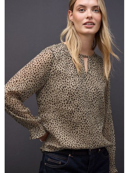 Street One Bluzka w kolorze beżowym rozmiar: 40. Brązowe bluzki Street One, bez wzorów, street, bez kołnierzyka, bez ramiączek. Za 118.01 zł.