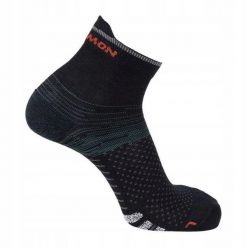 Skarpety do biegania Salomon Predict ankle odblaskowe paski wełna merino. Czarne skarpety Salomon, bez wzorów, z elastanu. Za 54.00 zł.