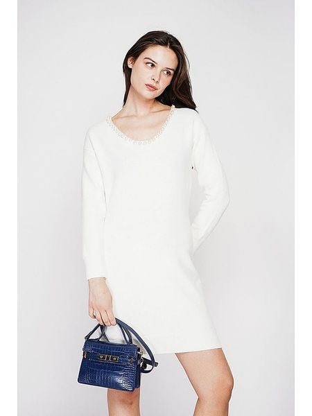 C& Jo Sukienka dzianinowa w kolorze białym rozmiar: 38. Białe sukienki C& Jo, na co dzień, bez wzorów, z dzianiny, klasyczne, bez kołnierzyka, bez ramiączek, midi, proste. Za 121.99 zł.