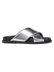 Geox Skórzane klapki "Adelash" w kolorze srebrnym rozmiar: 40. Szare klapki Geox, bez wzorów, z otwartym noskiem, bez obcasa. Za 217.99 zł.