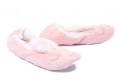 AXIM 7P24082 róż, kapcie damskie. Czerwone obuwie domowe Axim, bez wzorów, bez zapięcia. Za 34.99 zł.