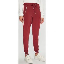 Only - Spodnie Sporty. Szare spodnie materiałowe Only, na co dzień, s, bez wzorów, z dzianiny, z podwyższonym stanem. W wyprzedaży za 119.90 zł.