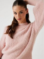 Guess Sweter 167547 Różowy Classic Fit. Czerwone swetry Guess, xl, z aplikacjami, z syntetyku, bez ramiączek. Za 439.99 zł.