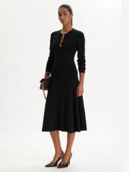 KARL LAGERFELD Sukienka dzianinowa B1W13003 Czarny Regular Fit. Czarne sukienki KARL LAGERFELD, m, bez wzorów, z dzianiny, bez kołnierzyka, bez ramiączek. Za 1,299.00 zł.