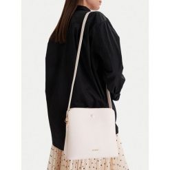 Torebka JENNY. Czerwone torebki klasyczne Jenny, bez wzorów, bez dodatków. Za 129.99 zł.