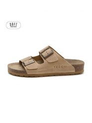 Teegu Skórzane klapki w kolorze jasnobrązowym rozmiar: 37. Brązowe klapki teegu, bez wzorów, z otwartym noskiem, bez obcasa. Za 130.99 zł.