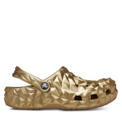 Klapki Crocs. Czerwone klapki Crocs, bez wzorów, bez obcasa. Za 199.99 zł.