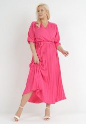 Różowa Plisowana Sukienka Maxi z Kopertowym Dekoltem i Wiązaniem w Talii Lariah. Czerwone sukienki Born2be, l, bez wzorów, bez kołnierzyka, plus size, bez ramiączek, maxi, kopertowe. Za 134.99 zł.