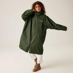 Waterproof płaszcz plażowy. Zielone płaszcze Regatta, m, bez wzorów, bez kaptura. W wyprzedaży za 349.99 zł.