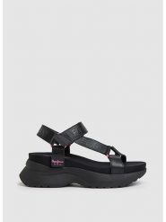 Pepe Jeans FOOTWEAR Sandały w kolorze czarnym rozmiar: 39. Czarne sandały Pepe Jeans FOOTWEAR, bez wzorów, z jeansu, klasyczne, z otwartym noskiem, bez obcasa, na platformie, bez zapięcia. Za 202.50 zł.