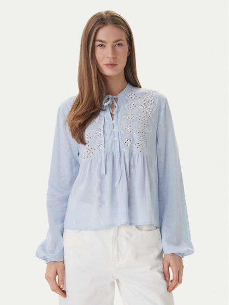 ONLY Bluzka Lennyo 15366732 Błękitny Regular Fit. Niebieskie bluzki Only, s, bez wzorów, z wiskozy, bez kołnierzyka, bez ramiączek. Za 93.99 zł.
