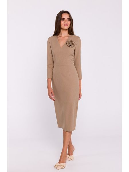 Stylove Sukienka w kolorze beżowym rozmiar: M. Brązowe sukienki Stylove, na co dzień, m, z aplikacjami, bez kołnierzyka, bez ramiączek, maxi, proste. Za 219.60 zł.