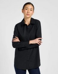 DAMSKA KOSZULA LEE CLASSIC SHIRT UNIONALL BLACK 112370961. Czarne koszule Lee, xs, bez wzorów, bez kołnierzyka, bez ramiączek. Za 179.99 zł.