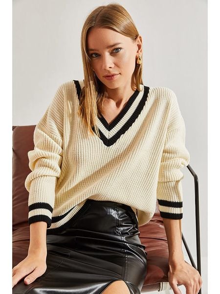 Bianco Lucci Sweter w kolorze beżowym rozmiar: onesize. Brązowe swetry Bianco Lucci, bez wzorów, ze splotem, bez ramiączek. Za 61.17 zł.