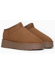 ISLAND BOOT Botki "Floella" w kolorze jasnobrązowym rozmiar: 41. Brązowe botki Island Boot, bez wzorów, z materiału, bez obcasa, na platformie, bez zapięcia. Za 167.28 zł.