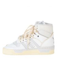 Adidas Skórzane sneakersy "Rivalry Hi" w kolorze białym rozmiar: 37 1/3. Białe trampki Adidas, bez wzorów, za kostkę, bez zapięcia. Za 121.51 zł.