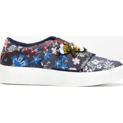Buty wsuwane bonprix ciemnoniebieski. Obuwie sportowe bonprix. Za 99.99 zł.