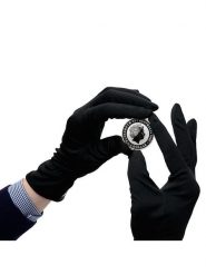 Leuchtturm Rękawiczki w kolorze czarnym do monet - rozmiar S rozmiar: onesize. Czarne rękawiczki Leuchtturm, bez wzorów, z mikrofibry. Za 19.54 zł.