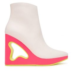 Botki United Nude. Białe botki United Nude, bez wzorów, bez obcasa, na koturnie, bez zapięcia. Za 2,379.00 zł.