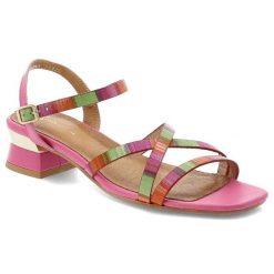 Sandały damskie Maciejka, skórzane na klocku z miękkimi wkładkami i zapinane sprzączką, różowe, 06945-15-00-1. Czerwone sandały Maciejka, bez wzorów, eleganckie, bez obcasa, na obcasie, bez zapięcia. Za 319.00 zł.