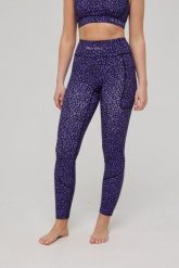 Legginsy Infinite z wysokim stanem – fioletowa panterka. Fioletowe legginsy OOSC, s, bez wzorów, z materiału, z podwyższonym stanem, długie. Za 245.99 zł.