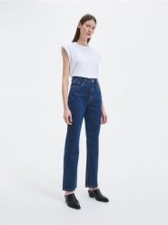 Jeansy straight - niebieski. Niebieskie jeansy Reserved, bez wzorów. Za 139.99 zł.