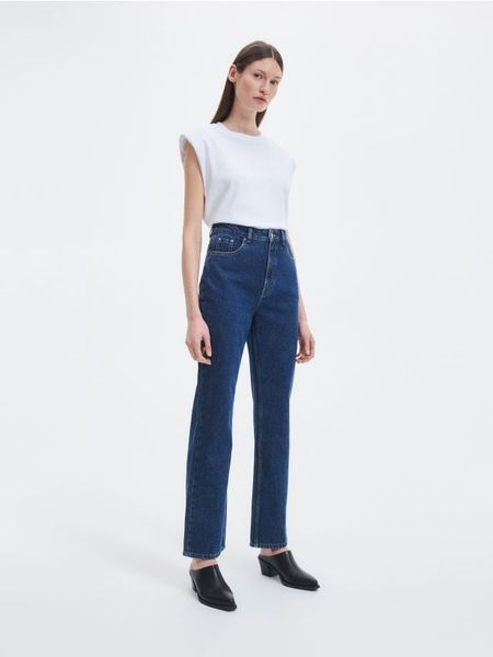 Jeansy straight - niebieski. Niebieskie jeansy Reserved, bez wzorów. Za 139.99 zł.