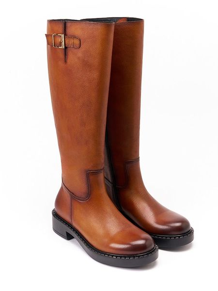 British Passport Skórzane kozaki w kolorze jasnobrązowym rozmiar: 41. Brązowe kozaki British Passport, na zimę, bez obcasa, bez zapięcia. Za 765.09 zł.