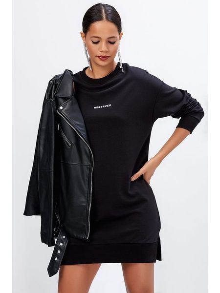 Milan Kiss Sukienka w kolorze czarnym rozmiar: L. Czarne sukienki Milan Kiss, na co dzień, l, bez wzorów, bez kołnierzyka, bez ramiączek, maxi, proste. Za 149.66 zł.