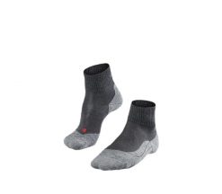 Skarpetki Falke TK5 Short. Niebieskie skarpety Falke, bez wzorów, z poliamidu. Za 155.50 zł.