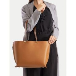 Torebka GINO ROSSI. Brązowe torebki klasyczne Gino Rossi, bez wzorów, bez dodatków. Za 469.99 zł.