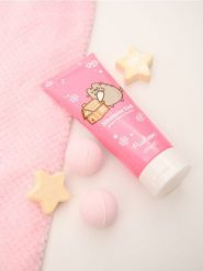 Żel pod prysznic Ginger Cookie Pusheen - wielobarwny. Żele pod prysznic Sinsay. Za 15.99 zł.