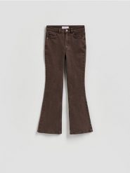 Jeansy flare z krótszą nogawką - dark grey jeans. Szare jeansy Reserved, bez wzorów. Za 129.99 zł.